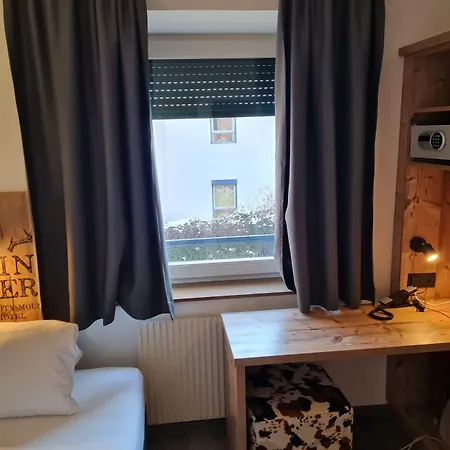 Hotel Binders Budget City-mountain 3*