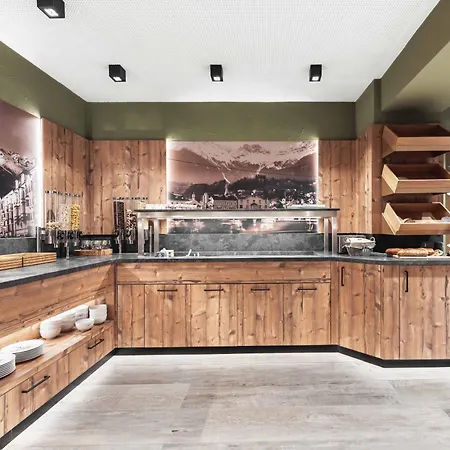 Binders Budget City-mountain 4* İnnsbruck