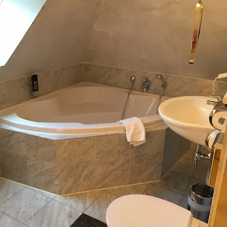 Binders Budget City-mountain 4* İnnsbruck