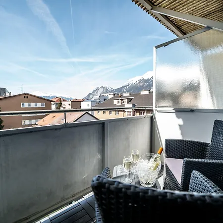 Otel Binders Budget City-mountain