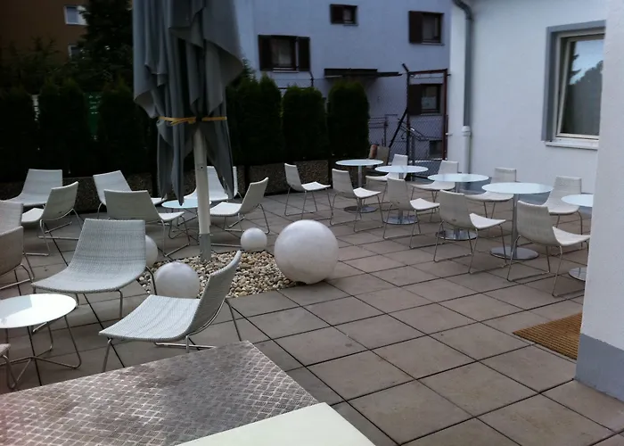 Hotel Binders Budget City-mountain 4*